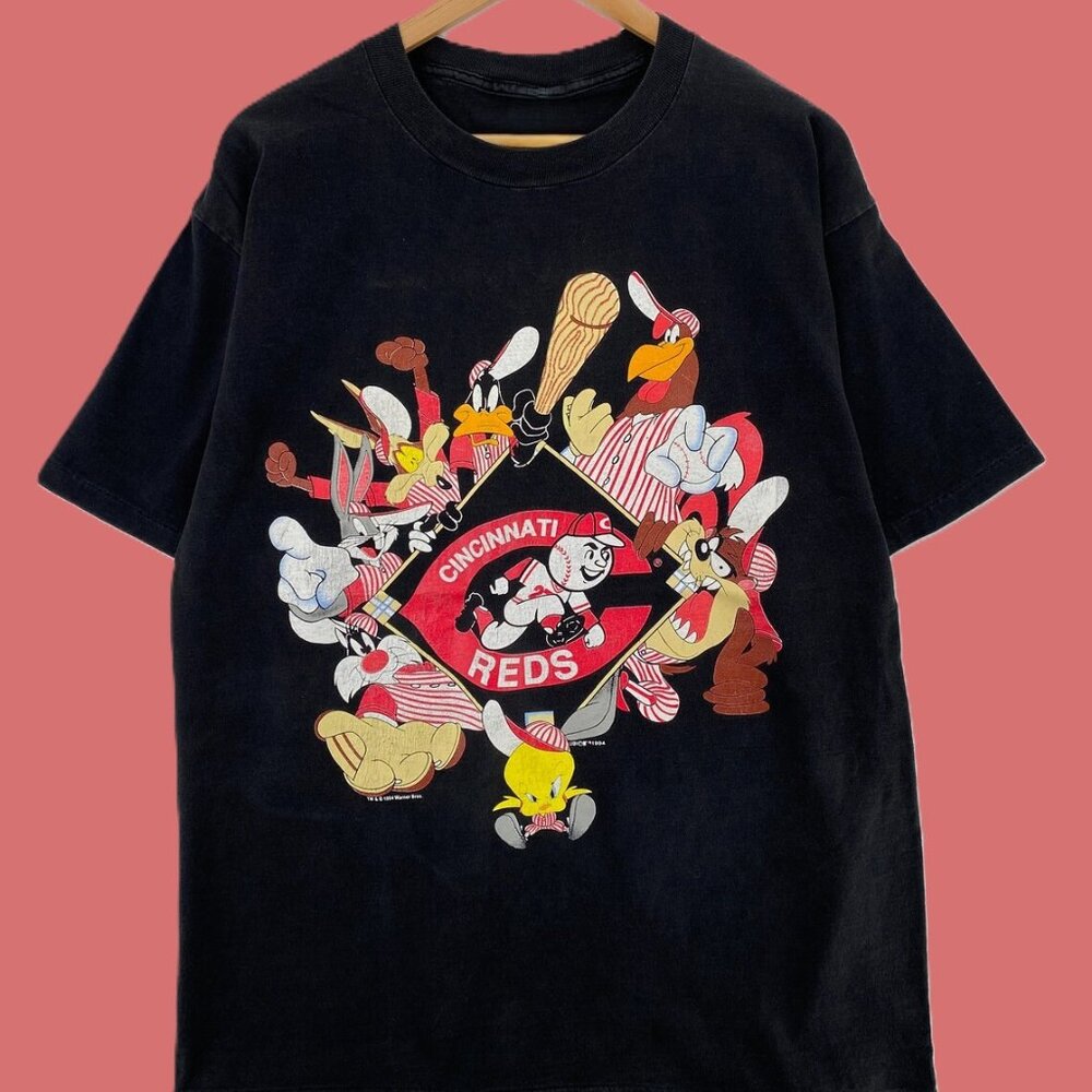 LOONEY TUNES X CINCINATTI Reds T-shirt, Vintage Style Cincinnati Baseball Shirt